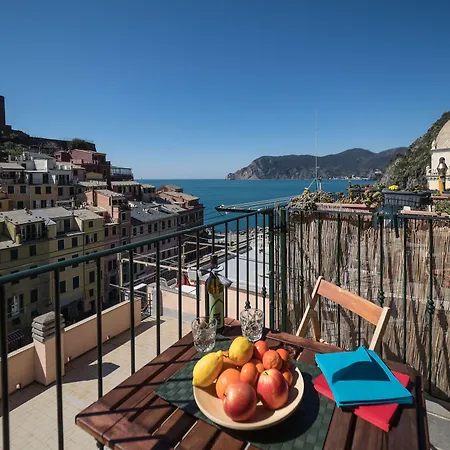 La Torretta Dei Merli With Unique Views * ヴェルナッツァ